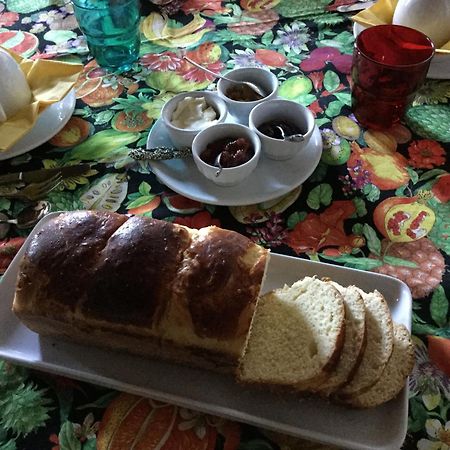 Bed and Breakfast Mirabilia Adrara San Rocco Exterior foto