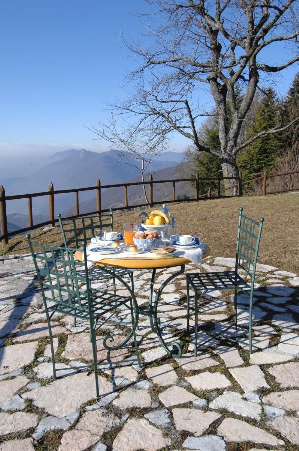 Bed and Breakfast Mirabilia Adrara San Rocco Exterior foto